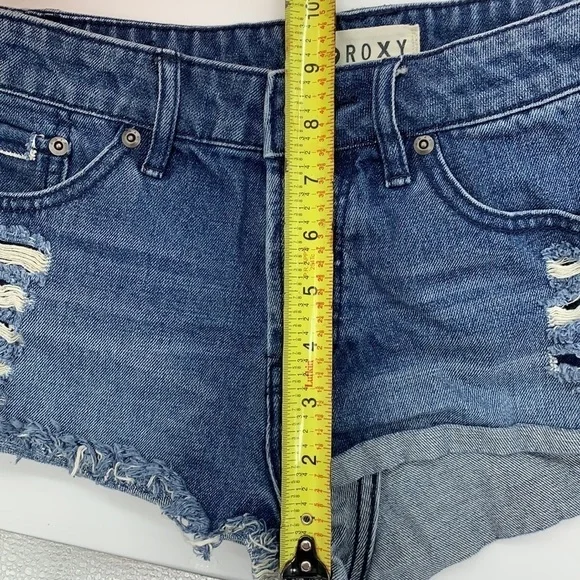 Roxy Jean Short Distressed Sz 26 - Picture 6 of 7